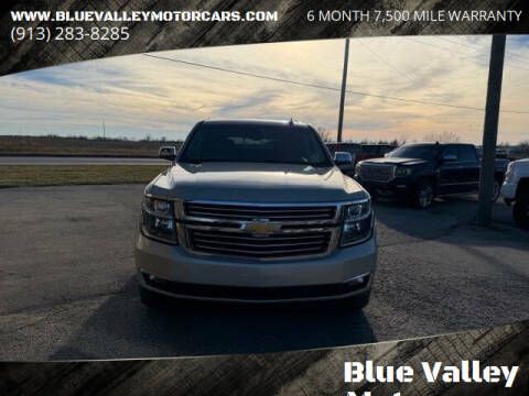 2017 Chevrolet Tahoe Image 2