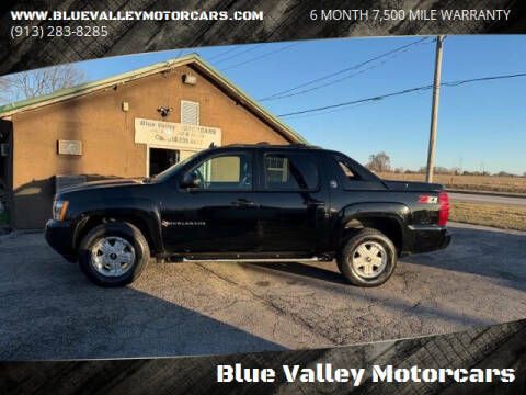 2013 Chevrolet Avalanche Image 1