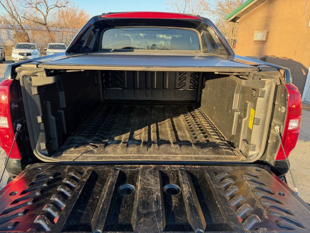 2013 Chevrolet Avalanche Image 5