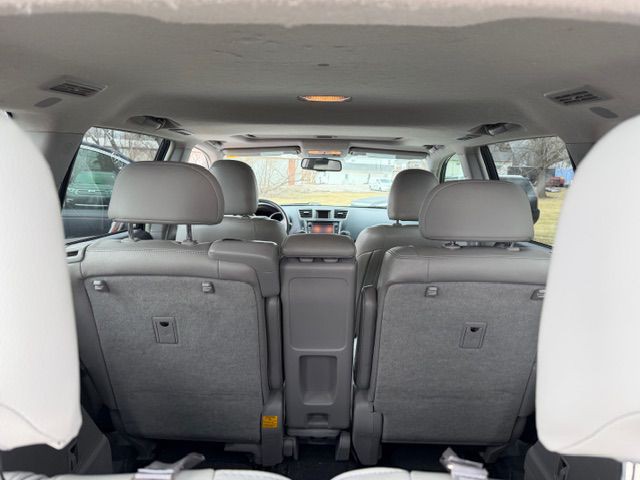 2013 Toyota Highlander Image 8