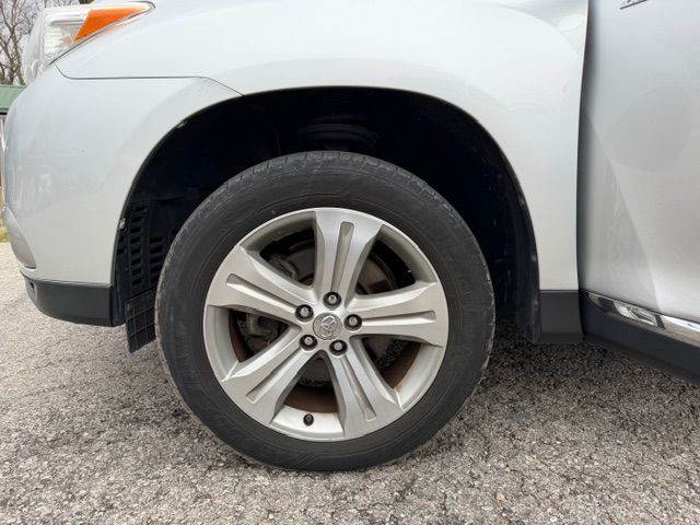2013 Toyota Highlander Image 9