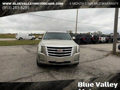 2017 Cadillac Escalade Image 2