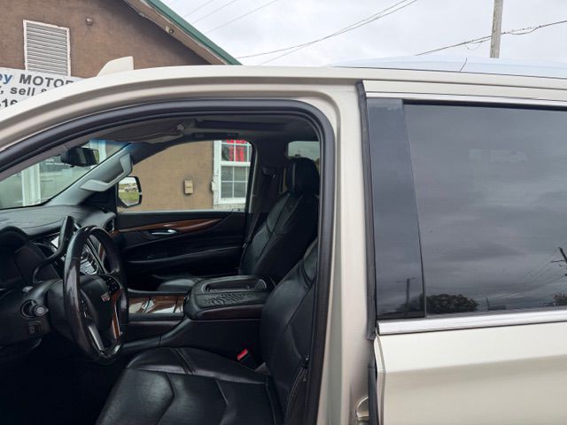 2017 Cadillac Escalade Image 5