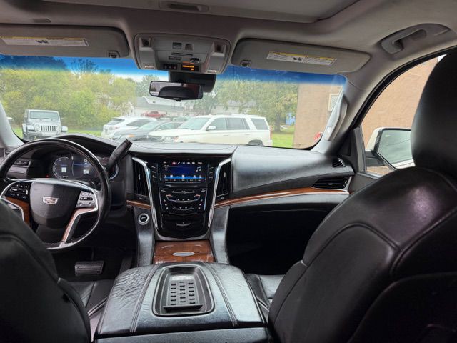 2017 Cadillac Escalade Image 6