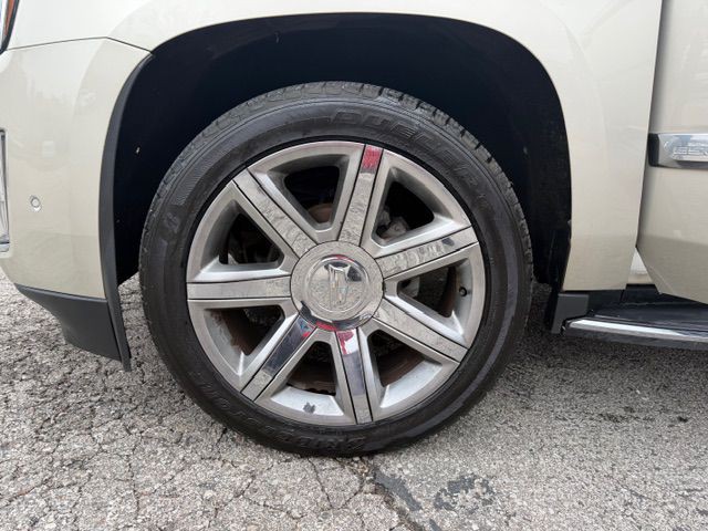 2017 Cadillac Escalade Image 8