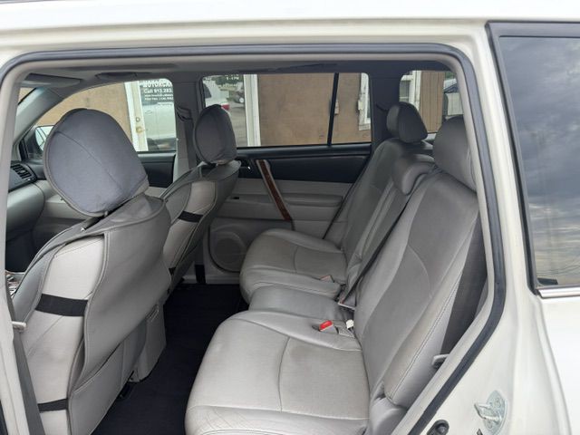2012 Toyota Highlander Image 7
