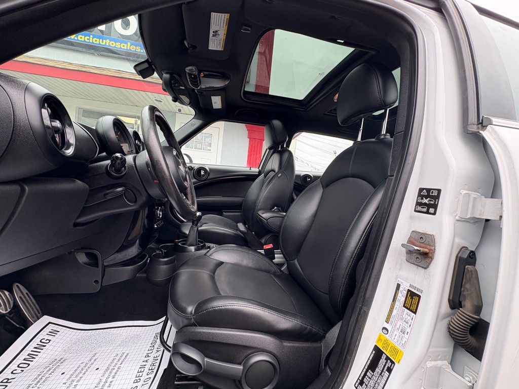 2016 MINI Cooper Image 12