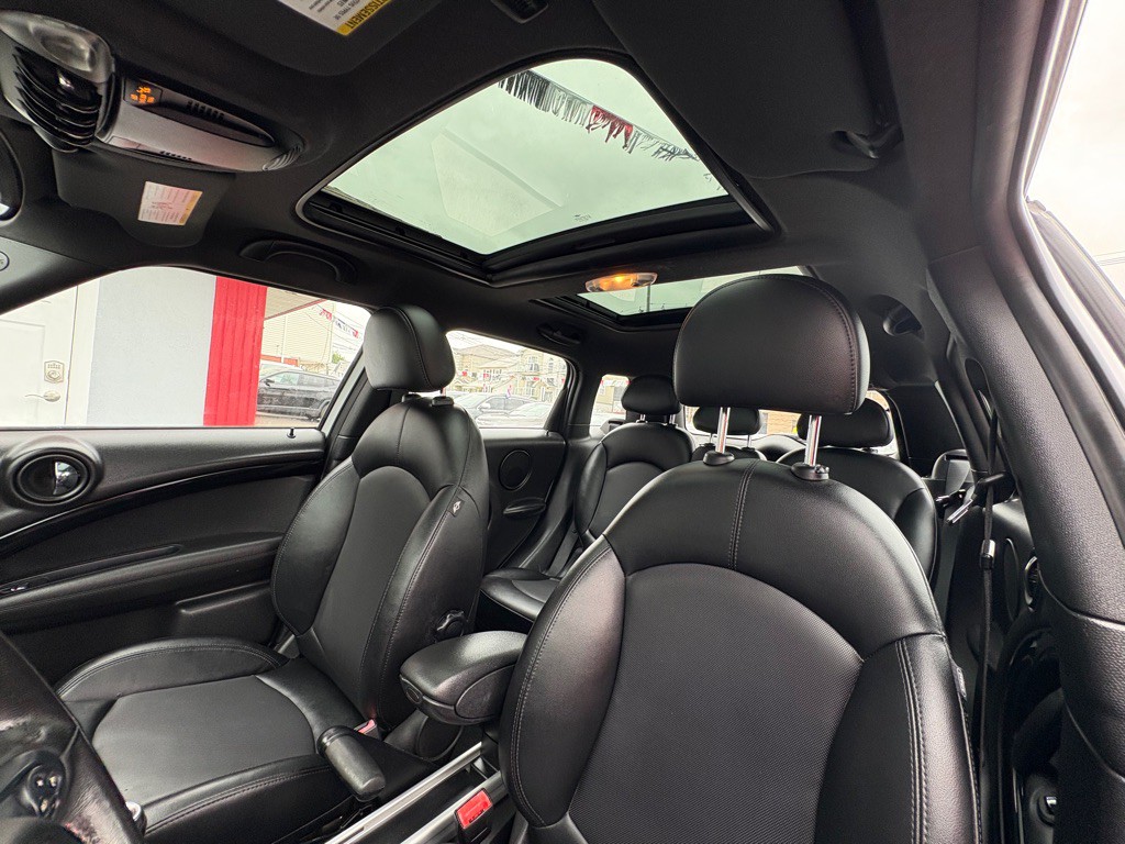 2016 MINI Cooper Image 13