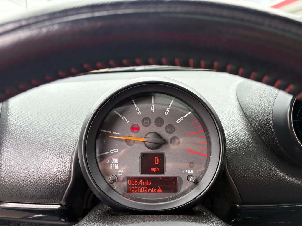 2016 MINI Cooper Image 19