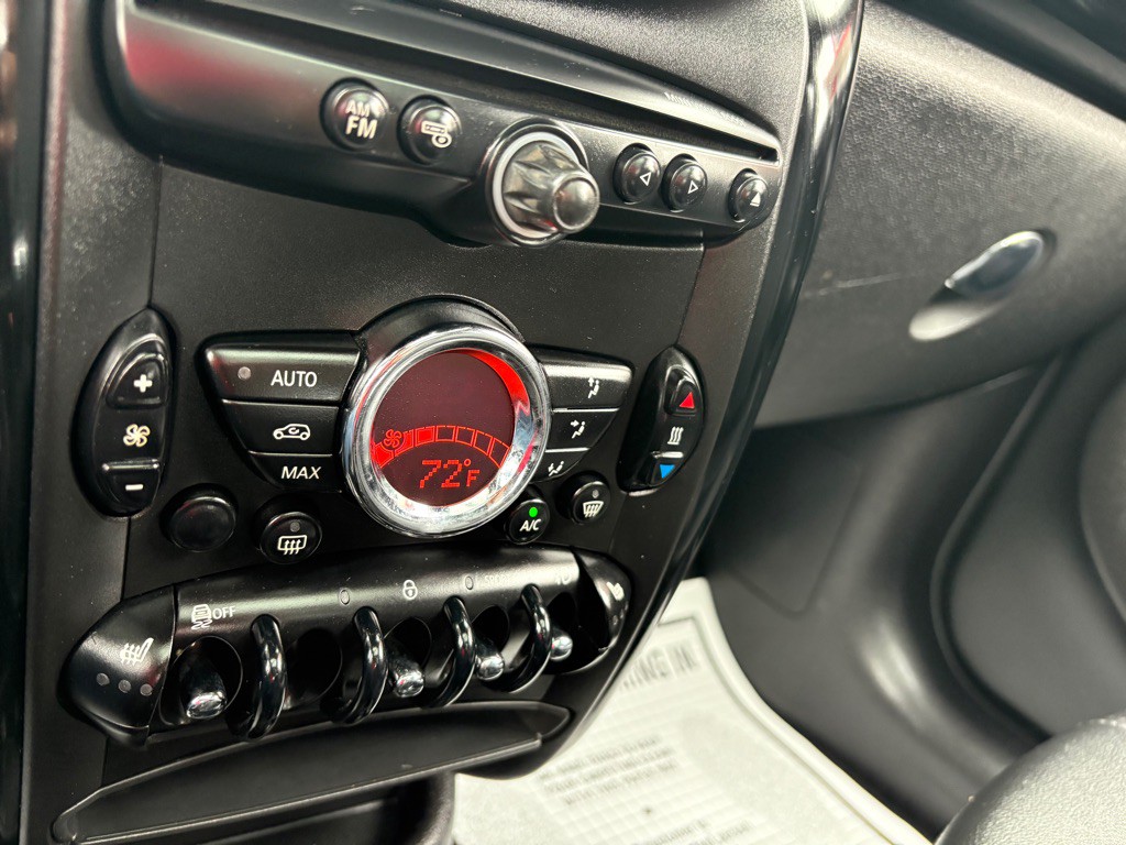 2016 MINI Cooper Image 21