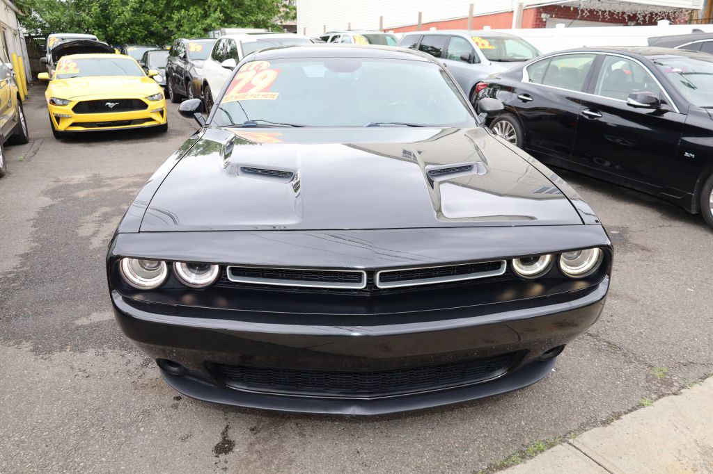 2016 Dodge Challenger Image 2