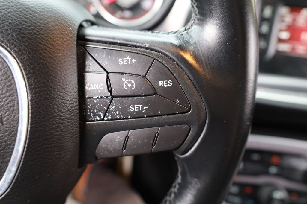 2016 Dodge Challenger Image 21