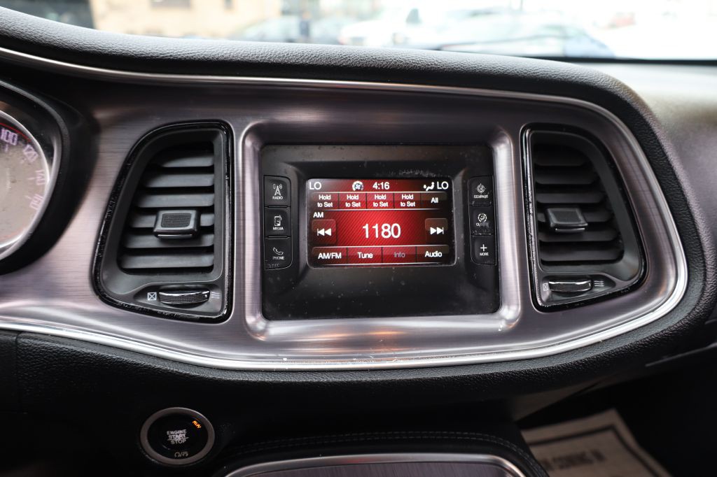 2016 Dodge Challenger Image 22