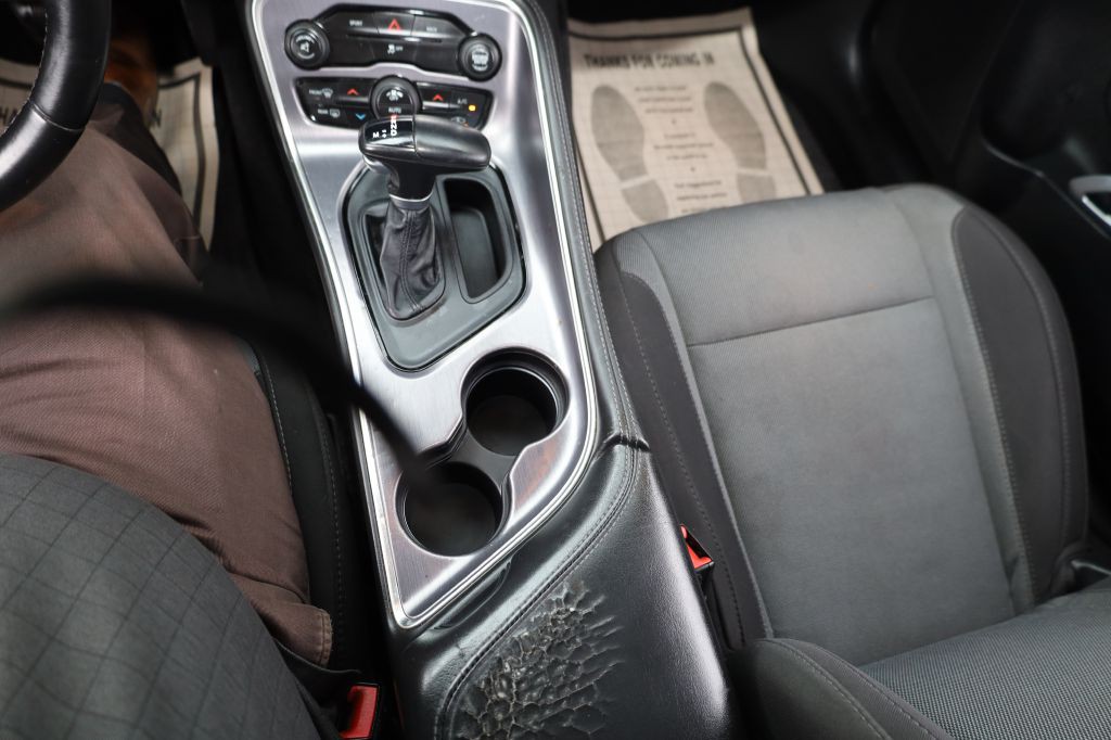 2016 Dodge Challenger Image 24