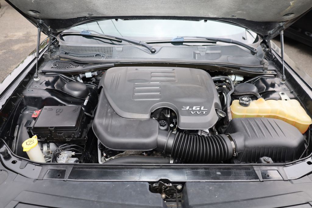 2016 Dodge Challenger Image 29