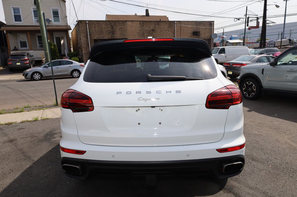 2016 Porsche Cayenne Image 6