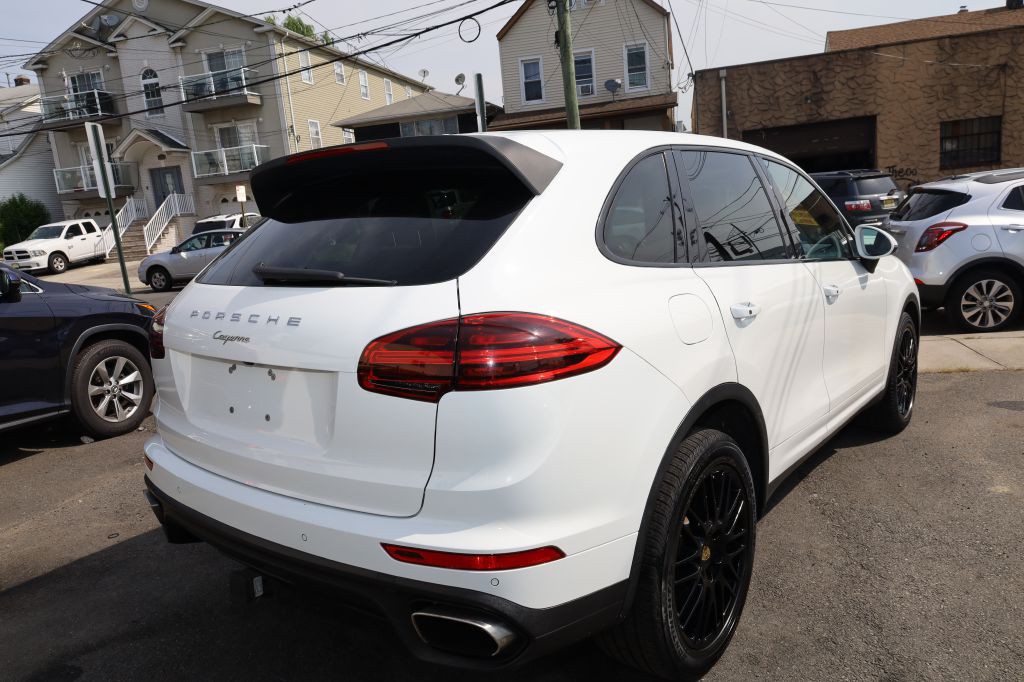 2016 Porsche Cayenne Image 7
