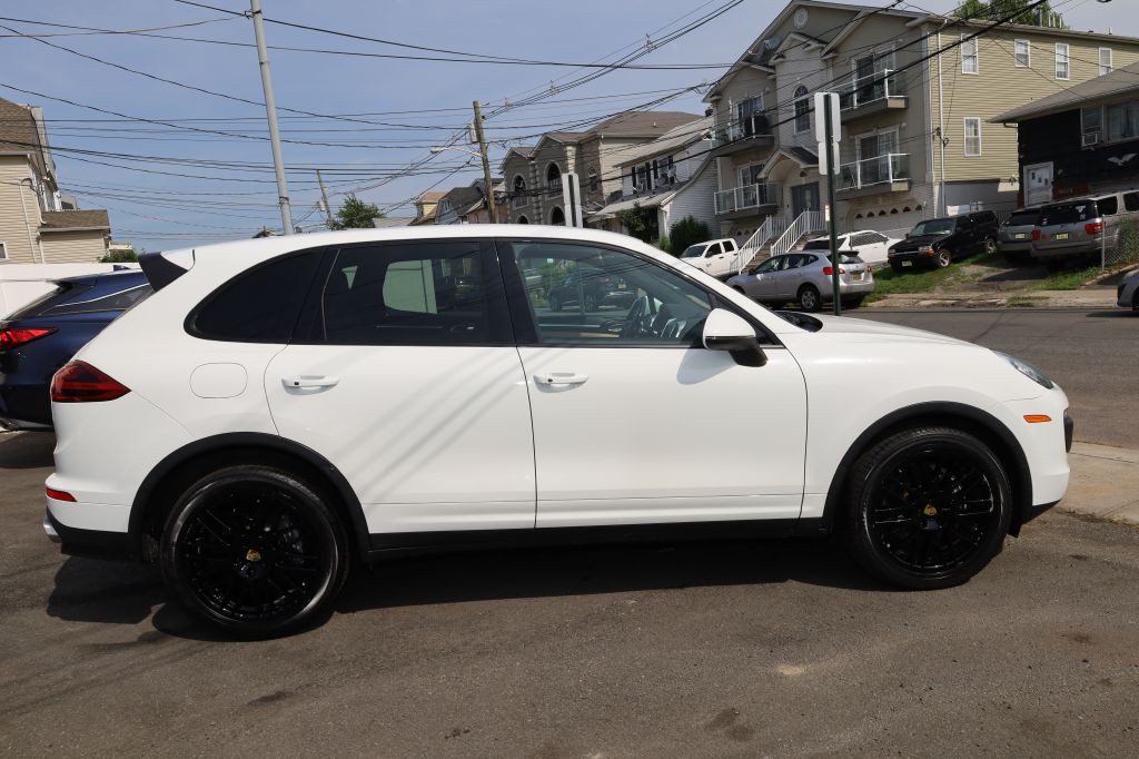 2016 Porsche Cayenne Image 8