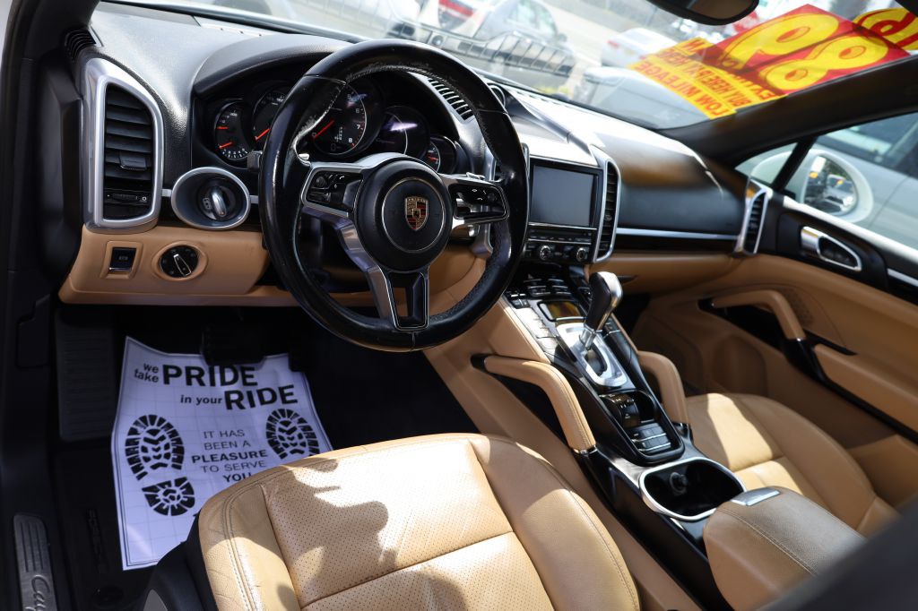 2016 Porsche Cayenne Image 11