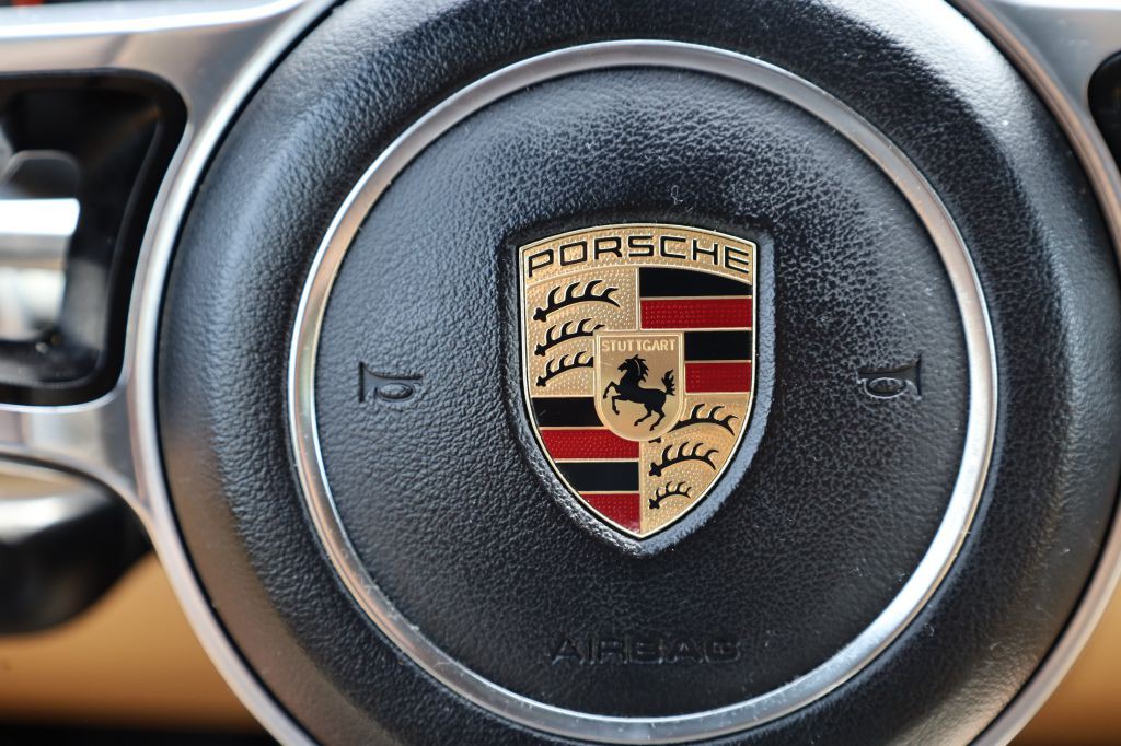2016 Porsche Cayenne Image 30