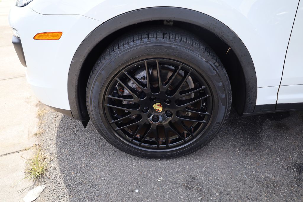 2016 Porsche Cayenne Image 36