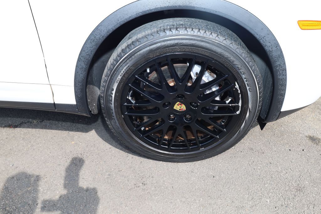 2016 Porsche Cayenne Image 39
