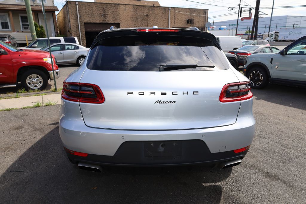 2018 Porsche Macan Image 6