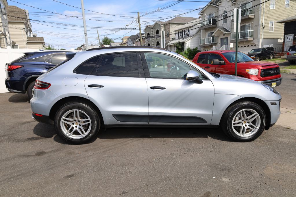 2018 Porsche Macan Image 8