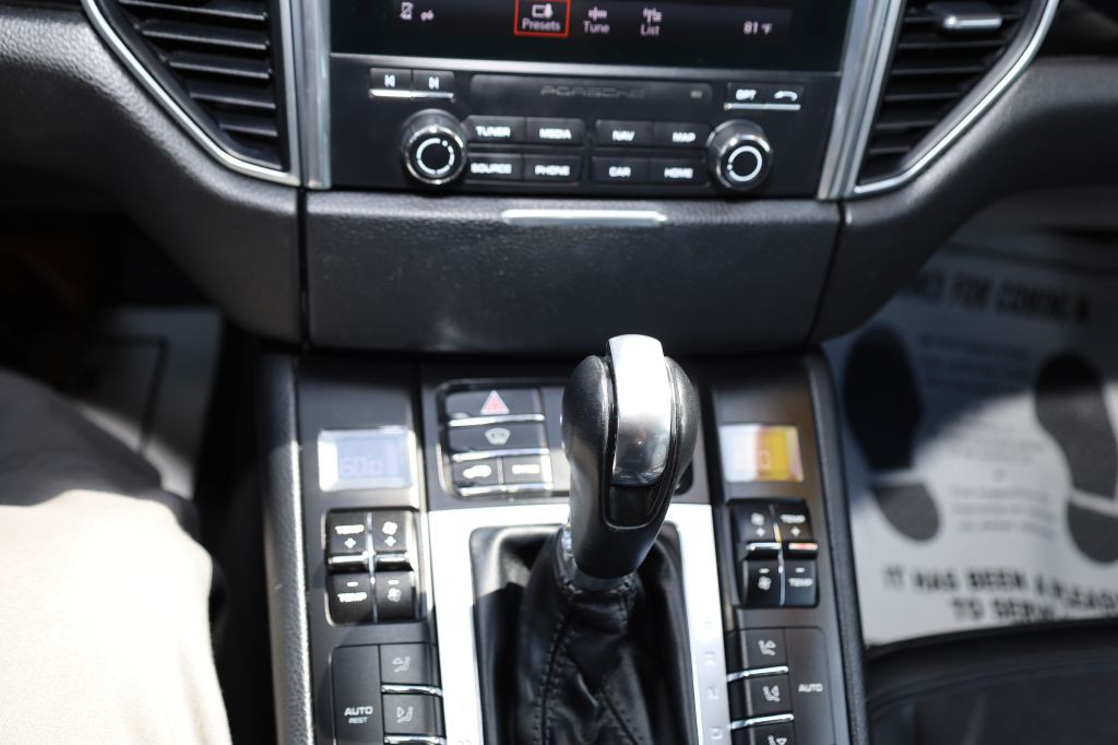 2018 Porsche Macan Image 33