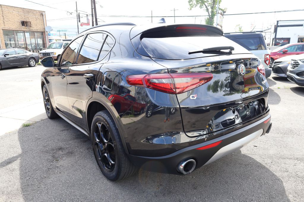 2018 Alfa Romeo Stelvio Image 6