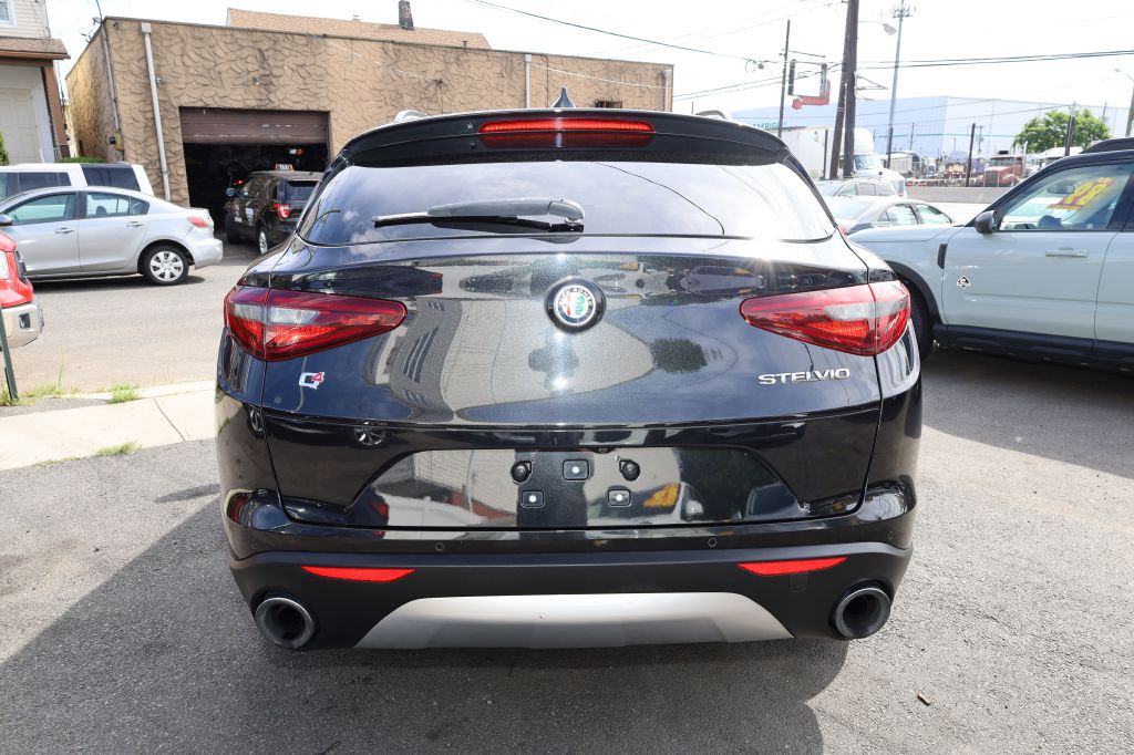 2018 Alfa Romeo Stelvio Image 7