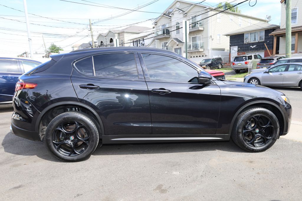 2018 Alfa Romeo Stelvio Image 9
