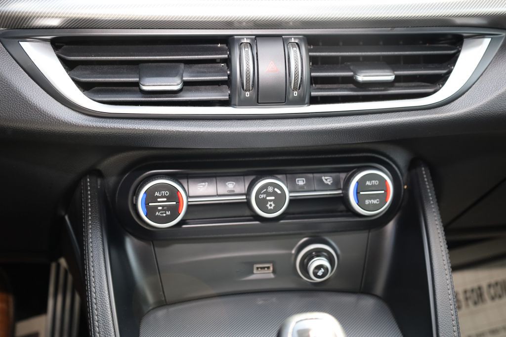 2018 Alfa Romeo Stelvio Image 31