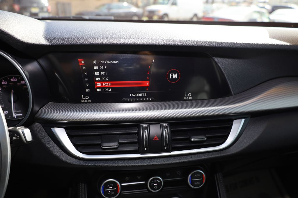 2018 Alfa Romeo Stelvio Image 33
