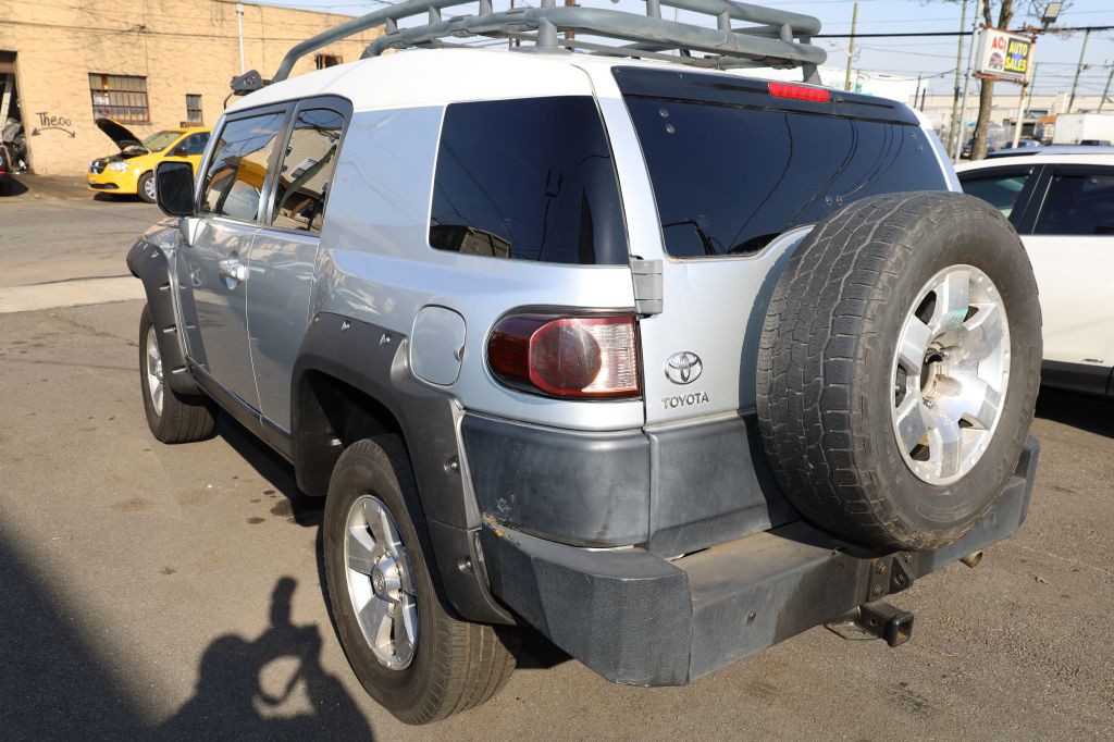 2007 Toyota FJ Cruiser Image 2