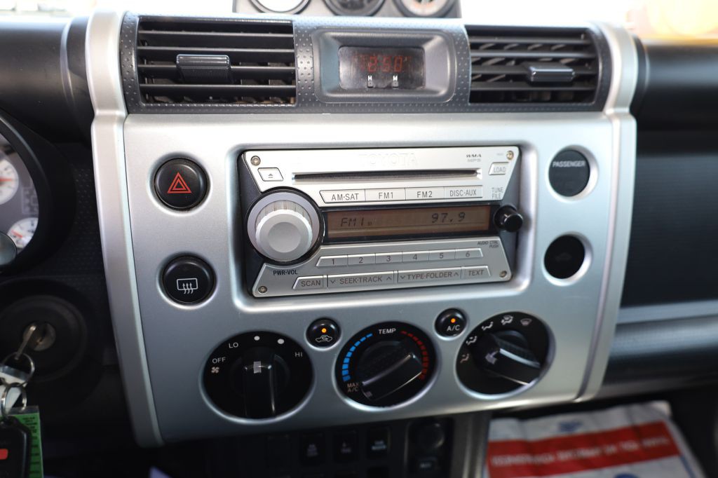 2007 Toyota FJ Cruiser Image 21