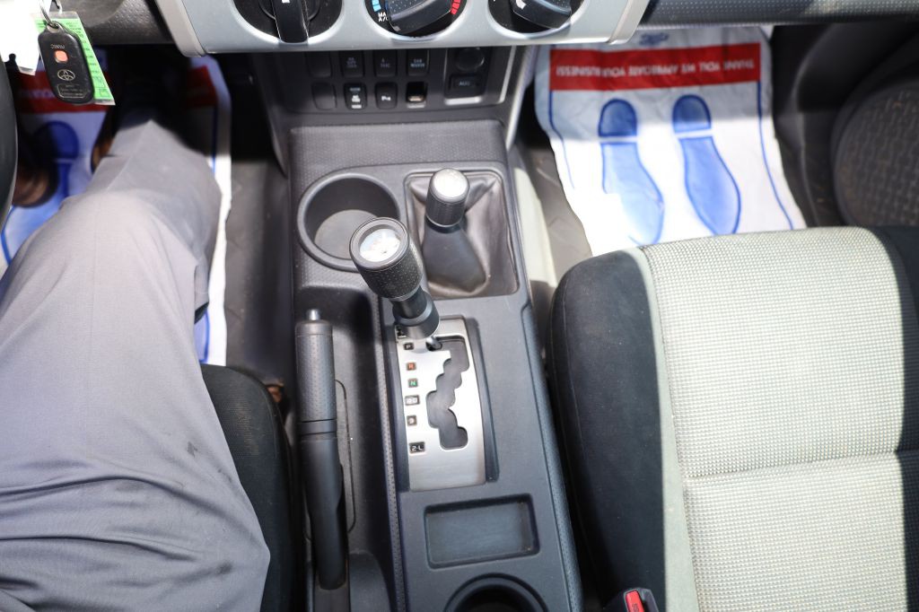 2007 Toyota FJ Cruiser Image 23