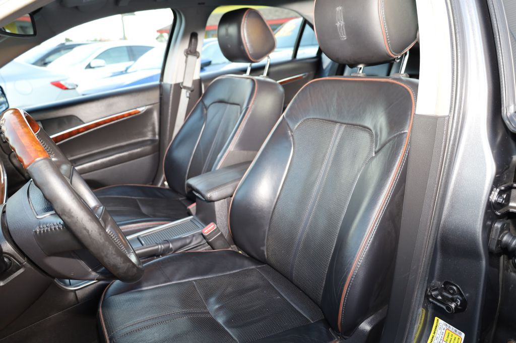 2012 Lincoln MKZ Image 12