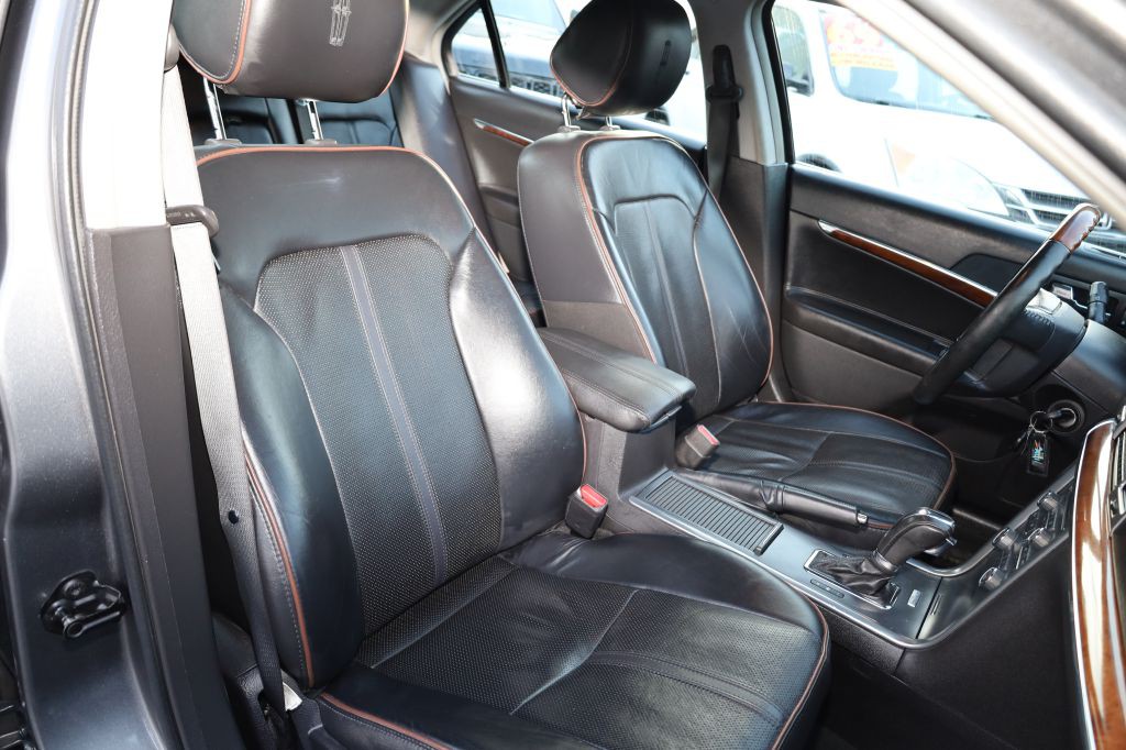 2012 Lincoln MKZ Image 23