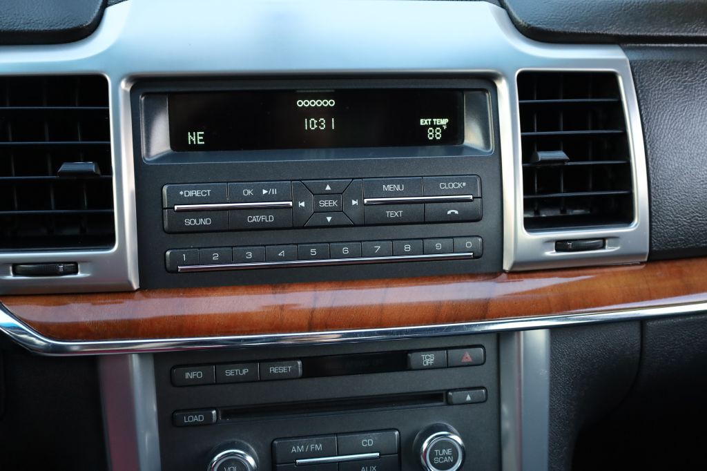 2012 Lincoln MKZ Image 29