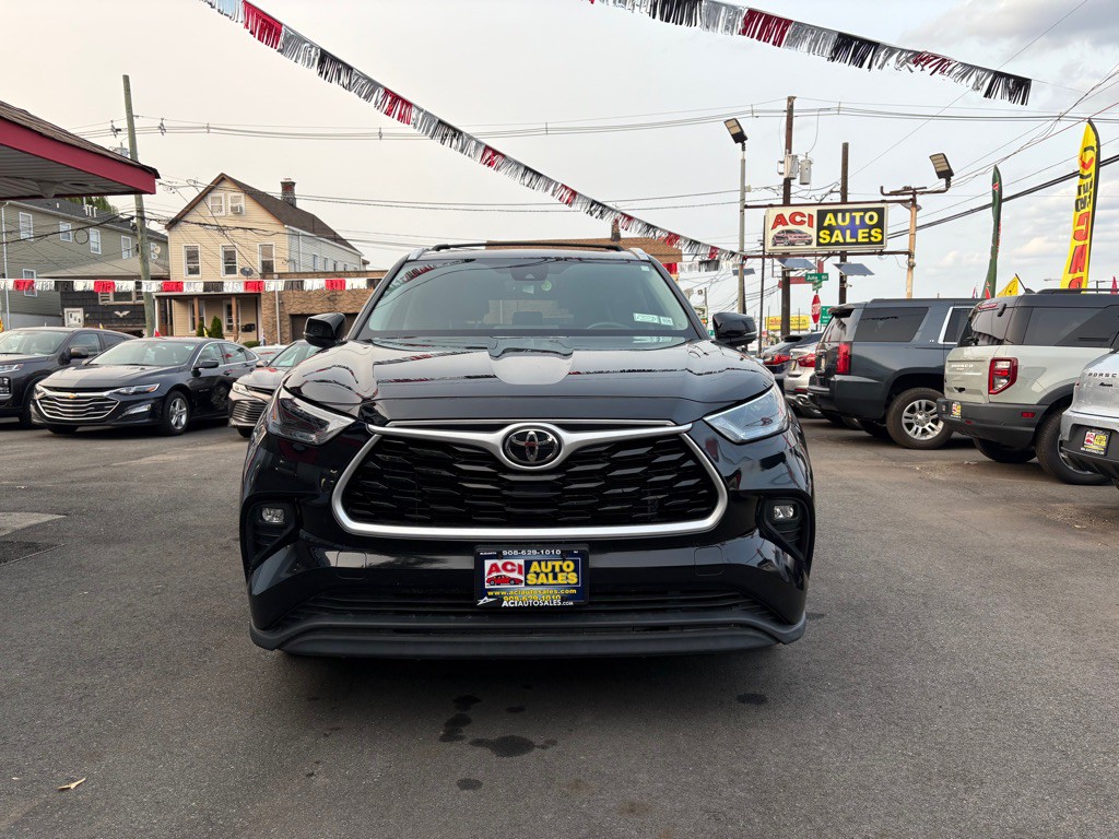 2022 Toyota Highlander Image 2