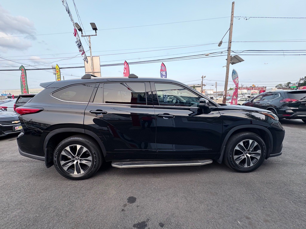 2022 Toyota Highlander Image 8