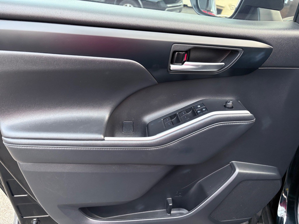 2022 Toyota Highlander Image 14