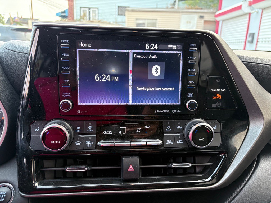 2022 Toyota Highlander Image 19