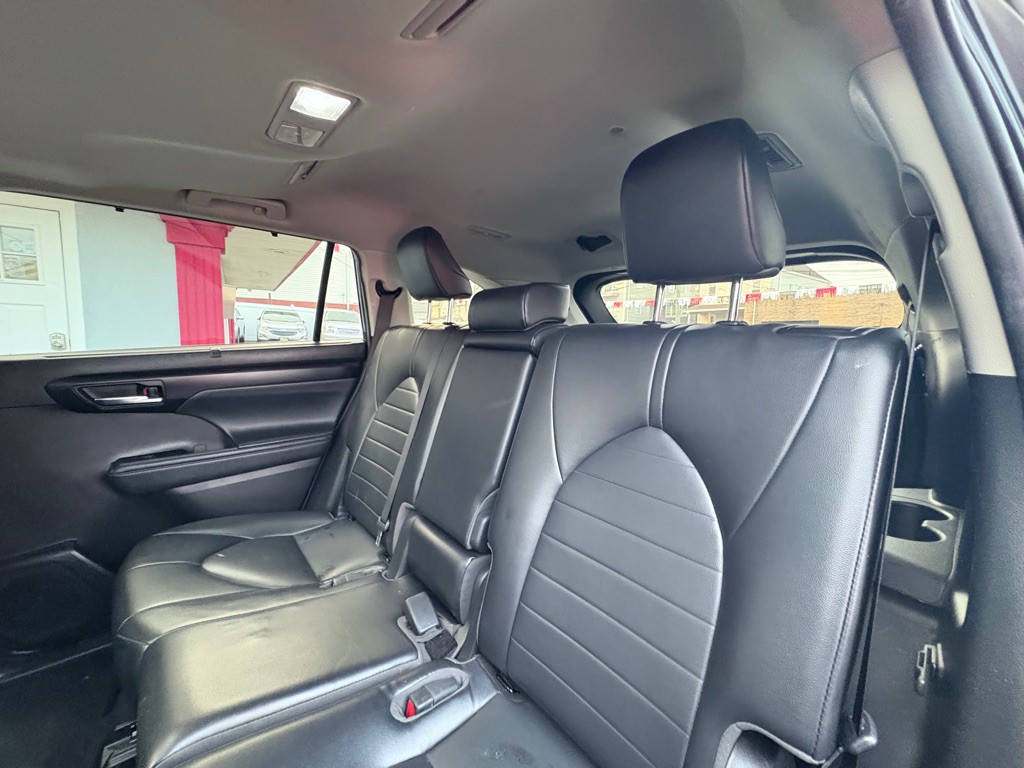 2022 Toyota Highlander Image 26