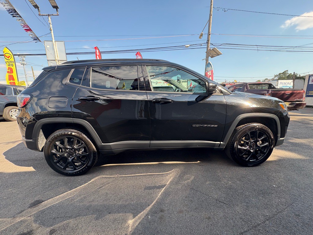 2022 Jeep Compass Image 8