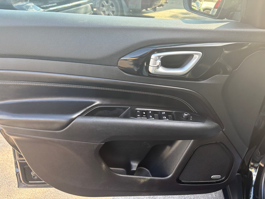 2022 Jeep Compass Image 13