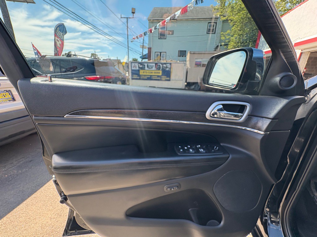 2018 Jeep Grand Cherokee Image 13