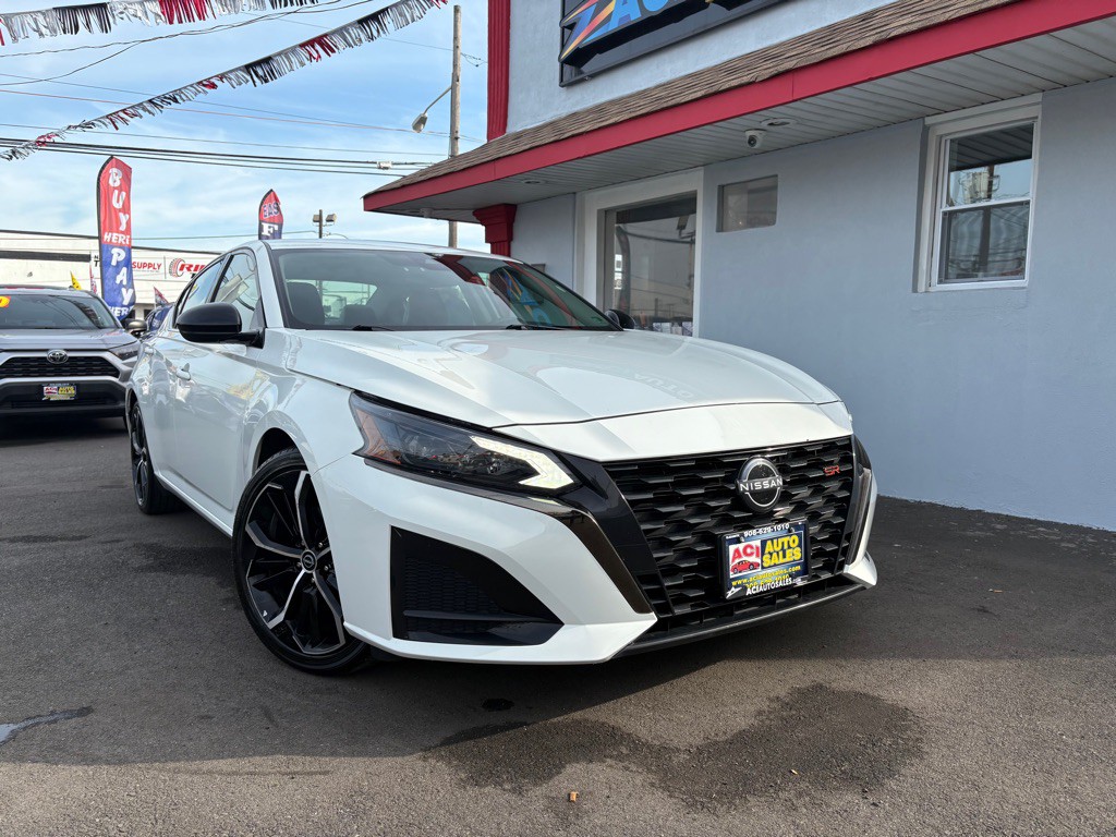 2023 Nissan Altima Image 1