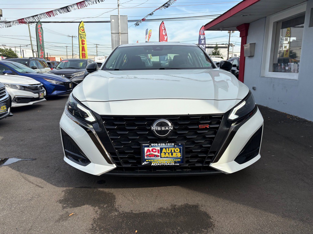 2023 Nissan Altima Image 2